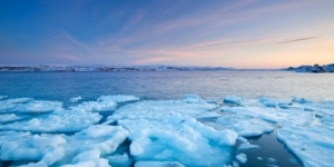 Ice_water_000019435532XSmall