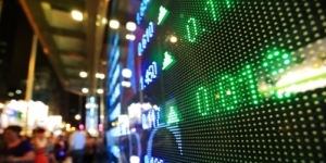 iStock_000017121417XSmall)stockboard